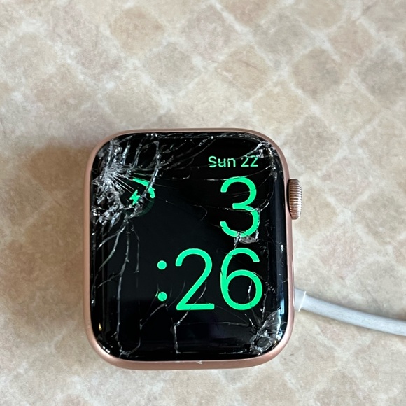 Apple Watch Series SE 44 mm rose gold - Picture 4 of 5